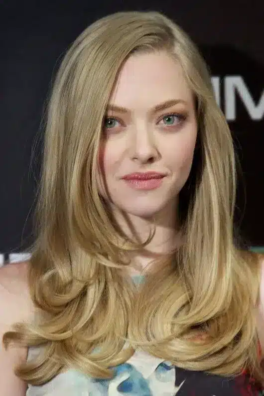 a lady with Straight Hair Side Part